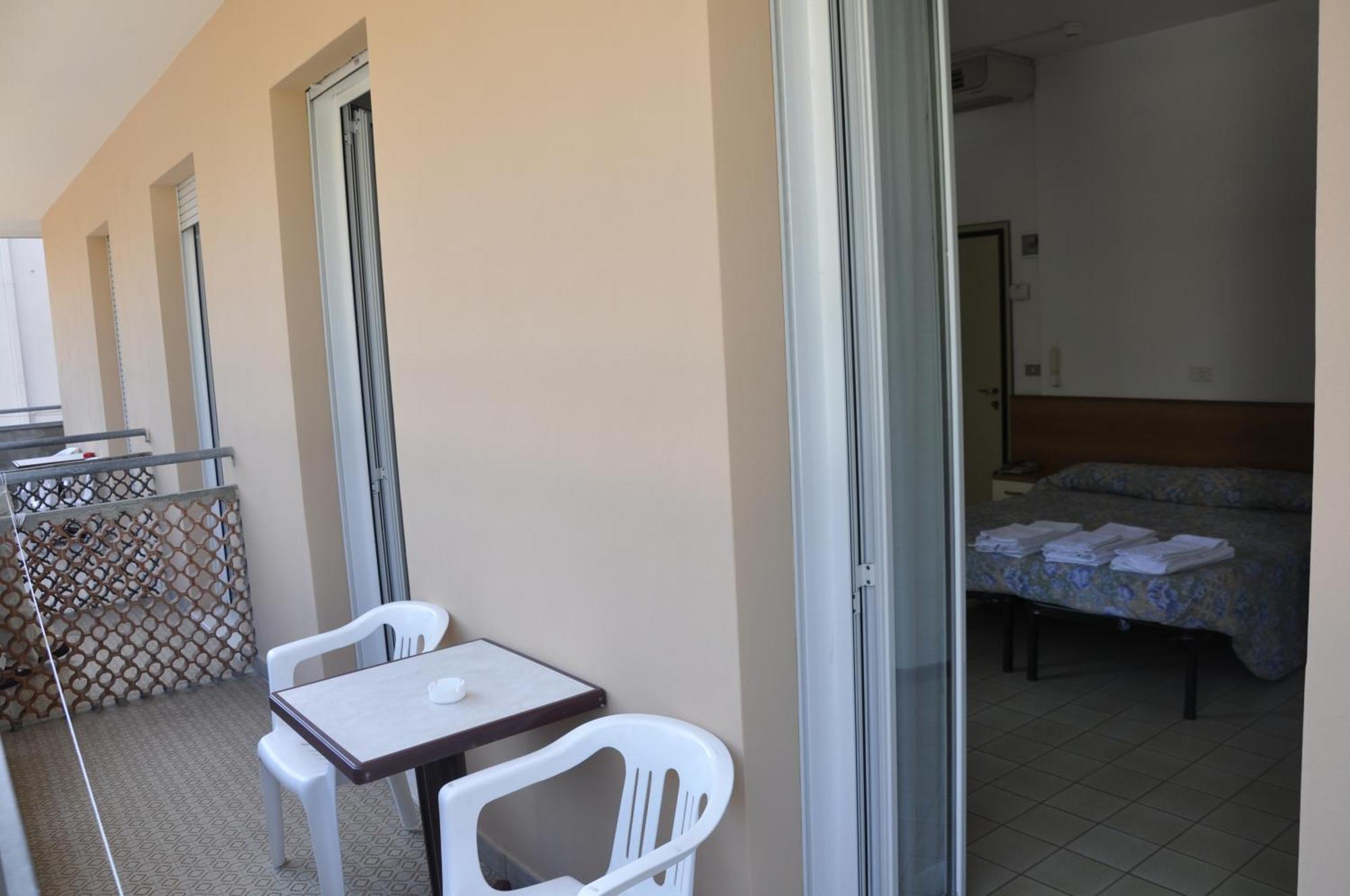 Albergo Larenzia 卡托利卡 客房 照片